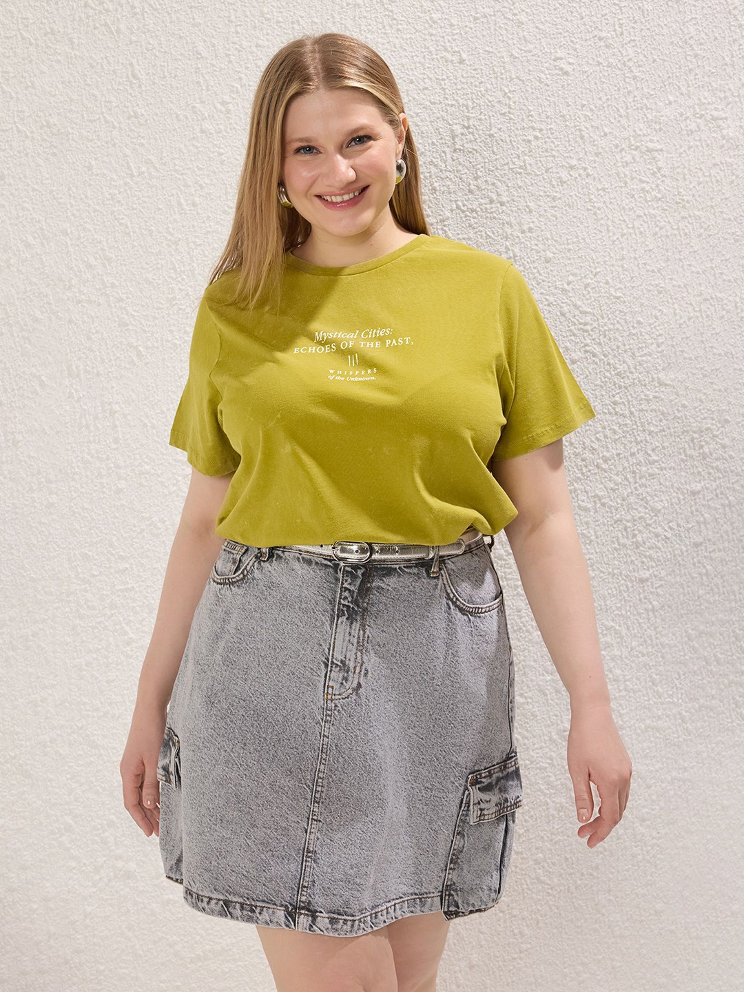 

Trendyol Women V-Neck Extended Sleeves Pockets T-shirt, Na