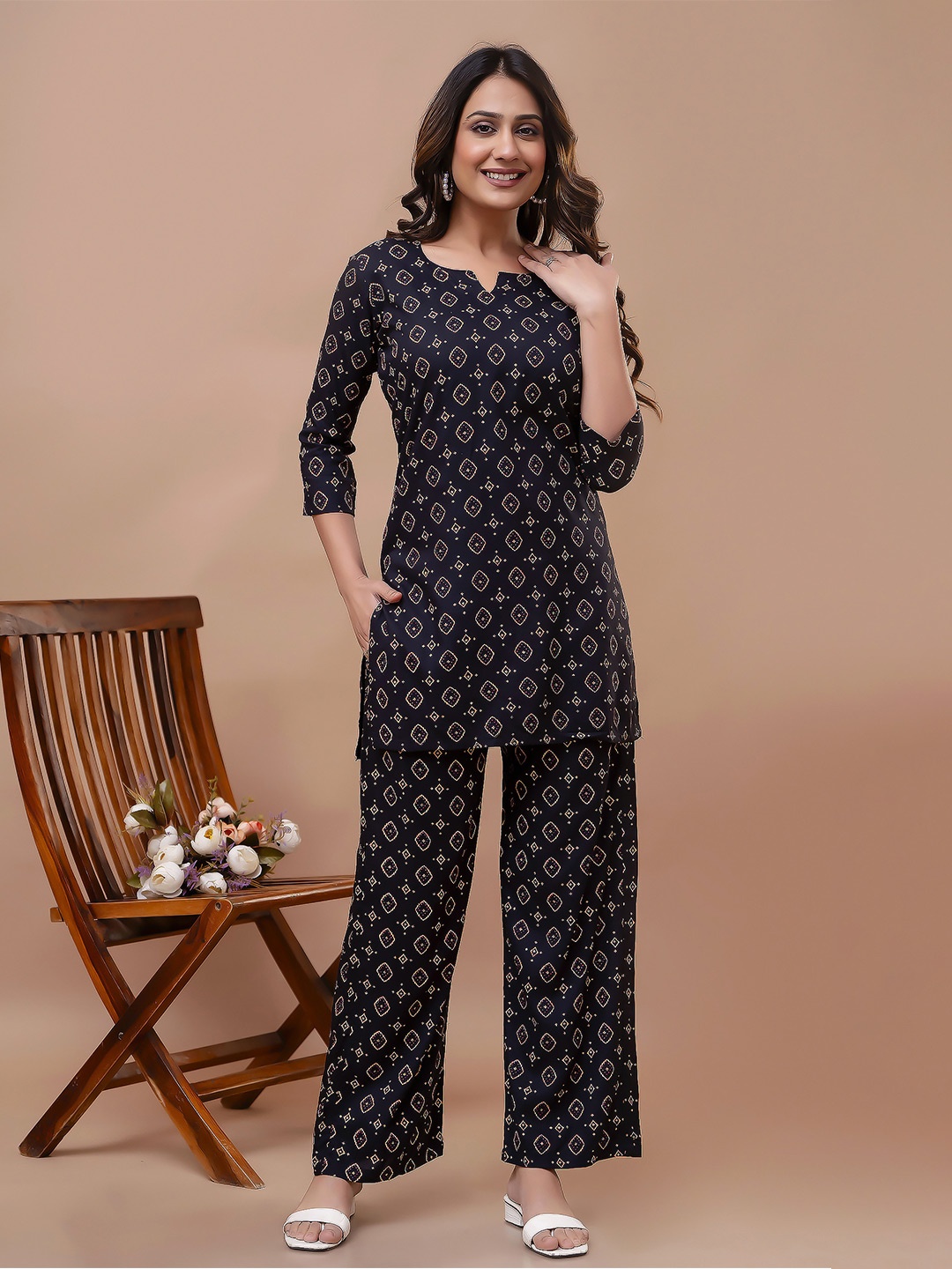 

FEMARY Printed Notch Neck Tunic With Trousers, Black