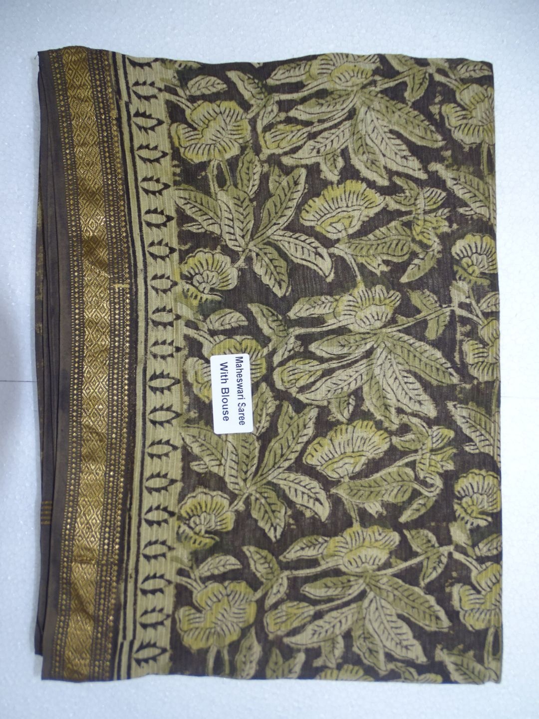

SR HANDLOOMS AND TEXTILES Floral Zari Pure Cotton Maheshwari Saree, Black