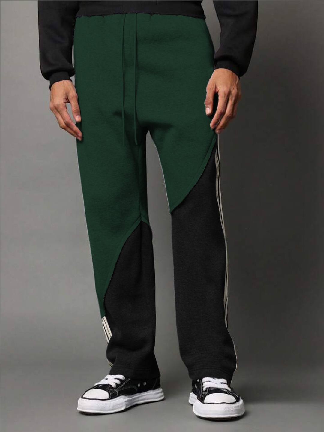 

TABADTOD Men Striped Relaxed Loose Fit Trousers, Green