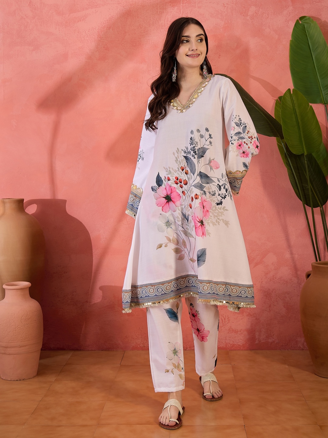 

Sangria Floral Printed Long Sleeve Tunic & Trouser Co-Ords, White