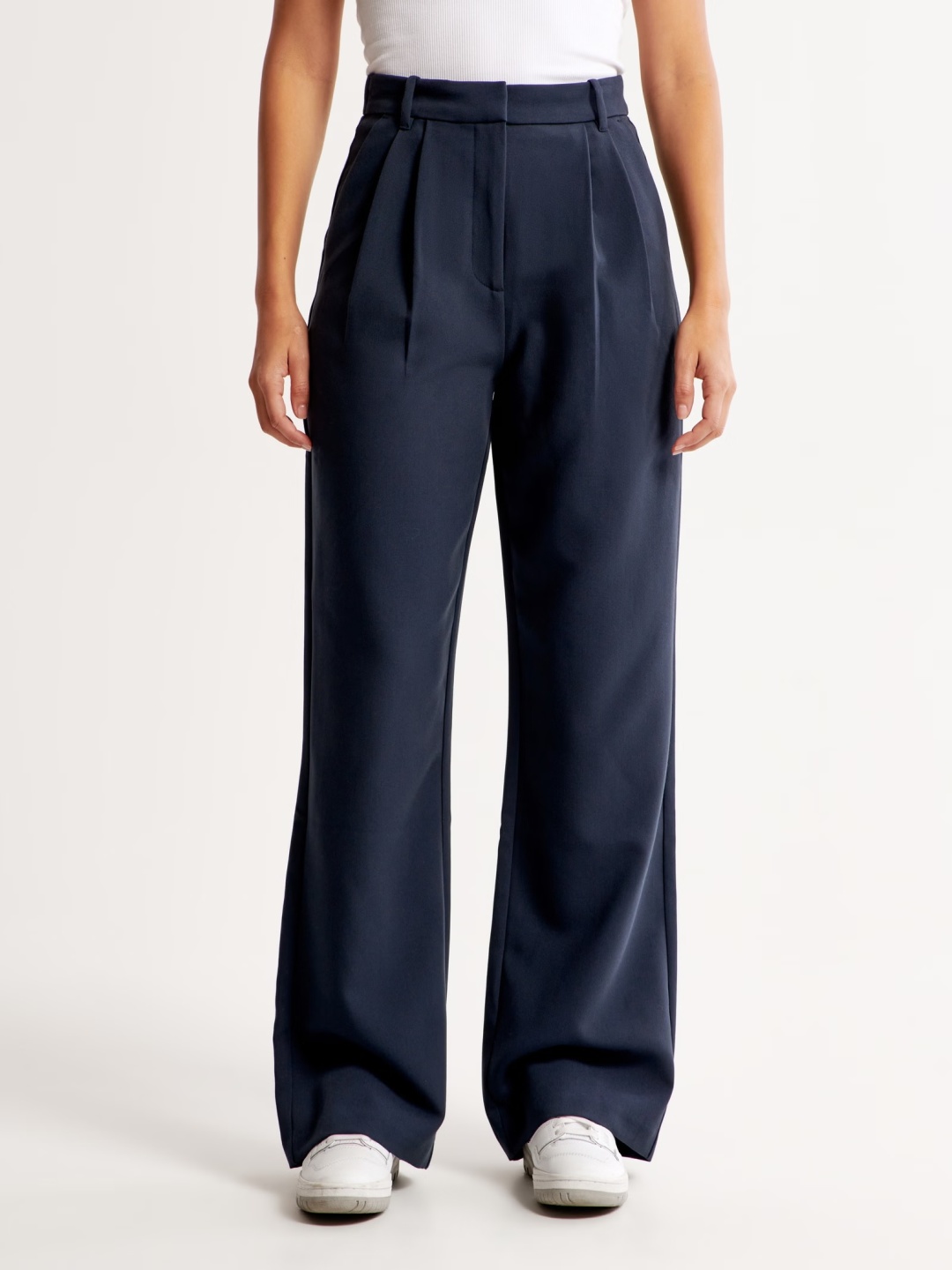 

Chemistry Women Custom High-Rise Pleated Trousers, Navy blue