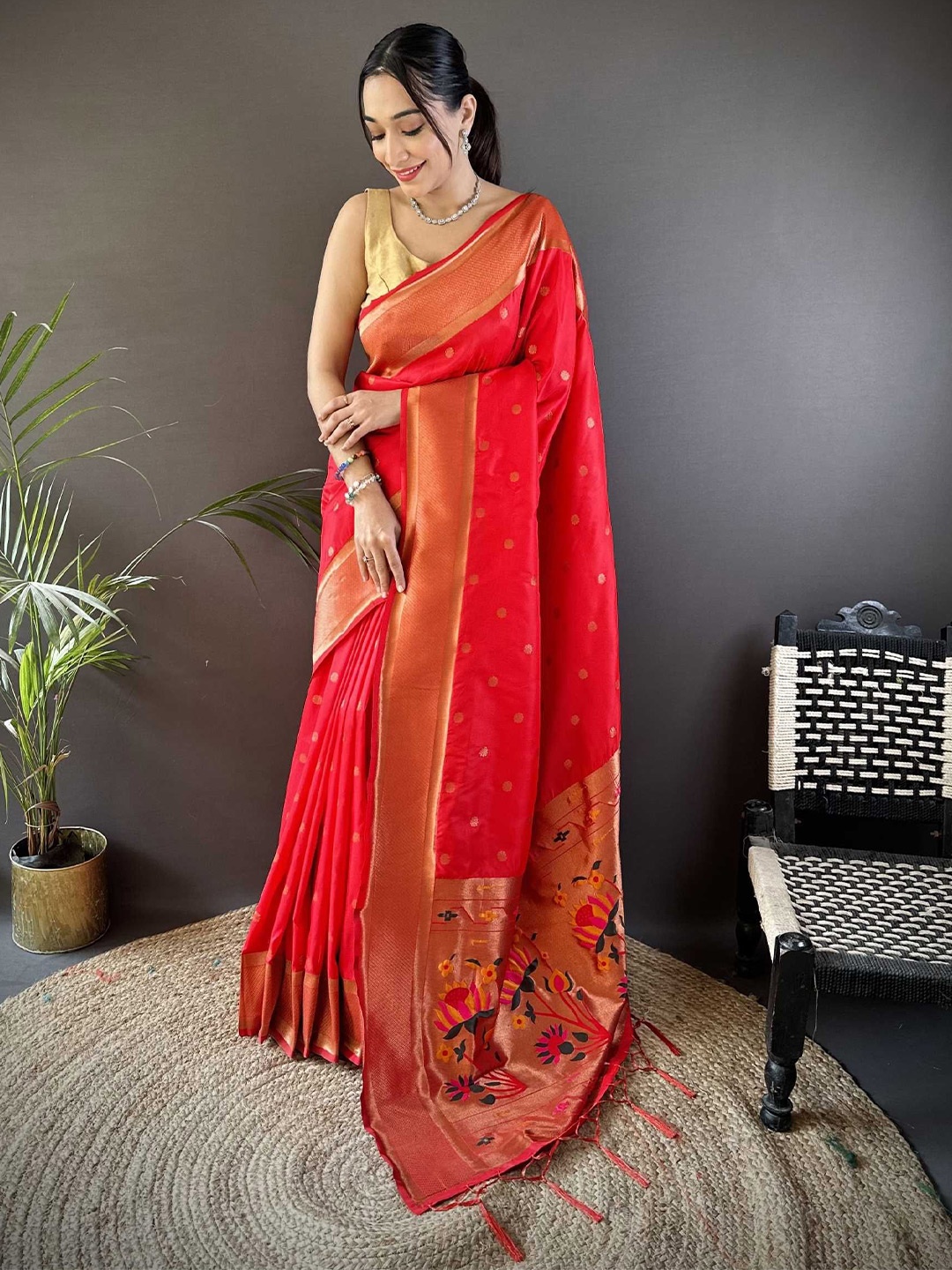 

Panzora Woven Design Zari Silk Blend Paithani Saree, Red