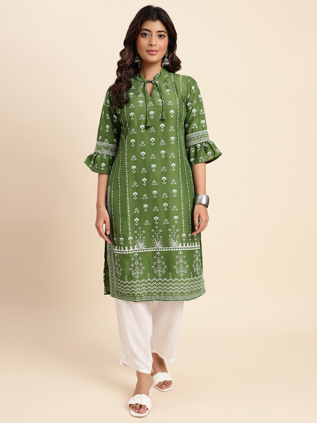 

DIVASTRI Women Floral Printed Regular Kurta with Trousers, Green