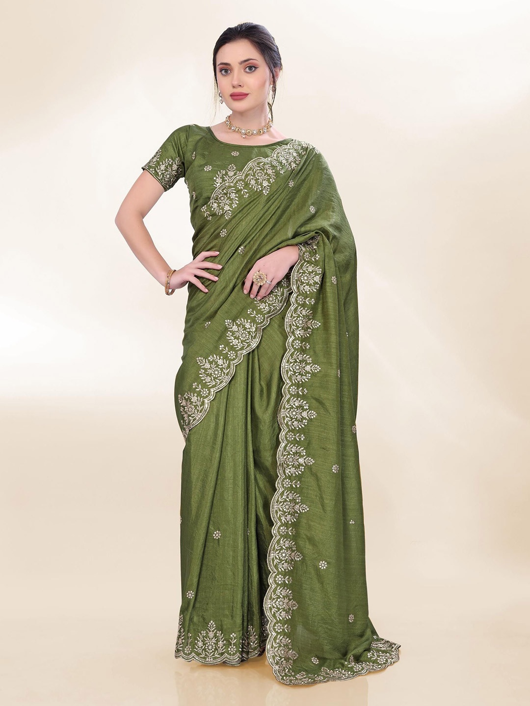 

VAIRAGEE Ethnic Motifs Embroidered Saree, Green