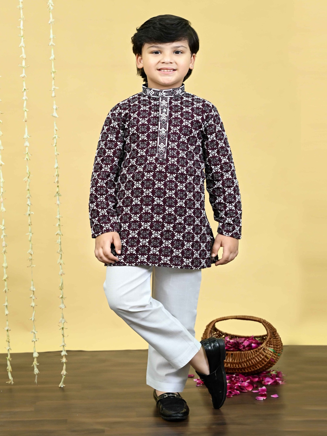 

BT DEZINES Boys Embroidered Regular Thread Work Kurta with Pyjamas, Burgundy