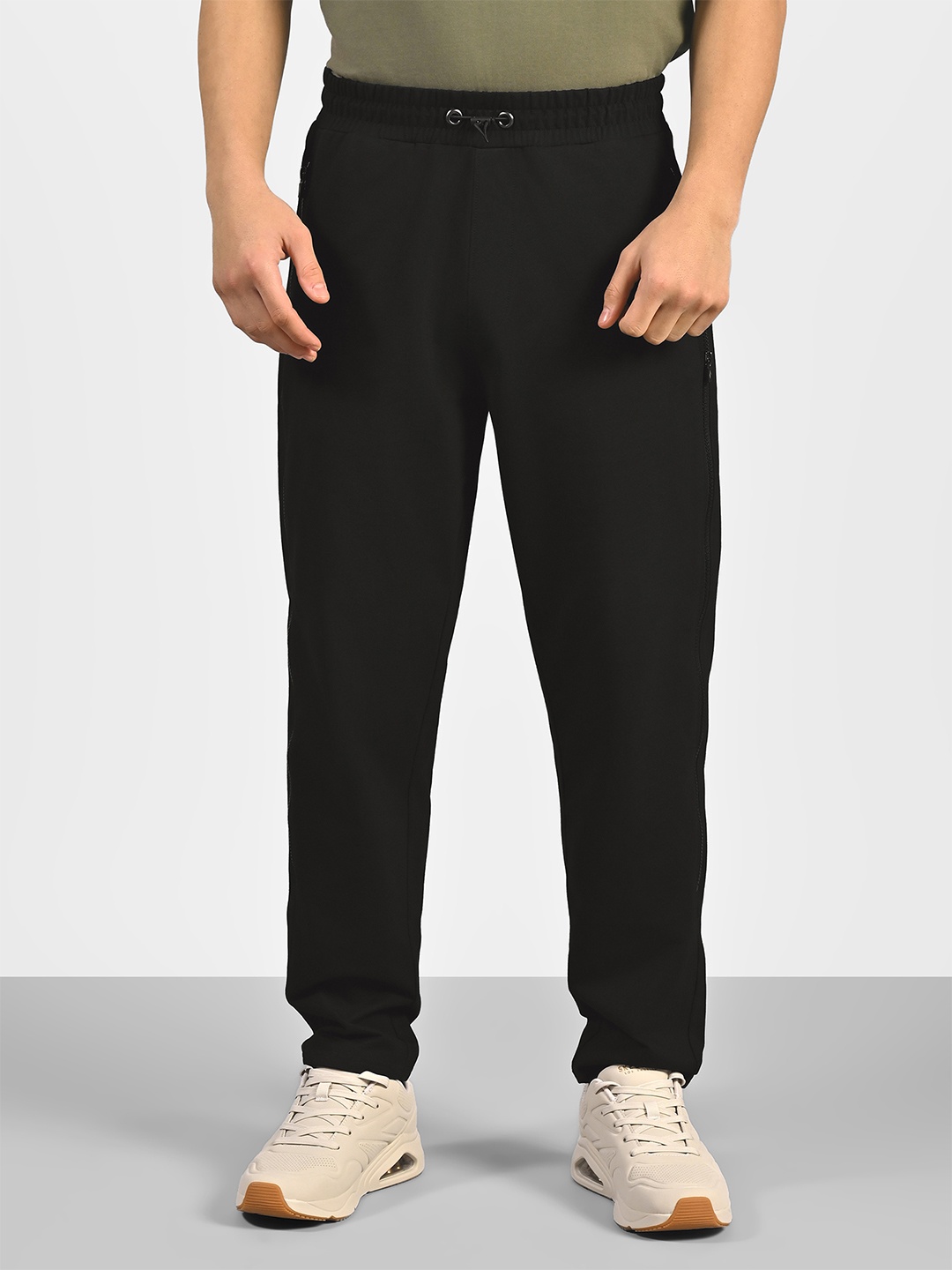 

Skechers Men Apparel Pants, Black