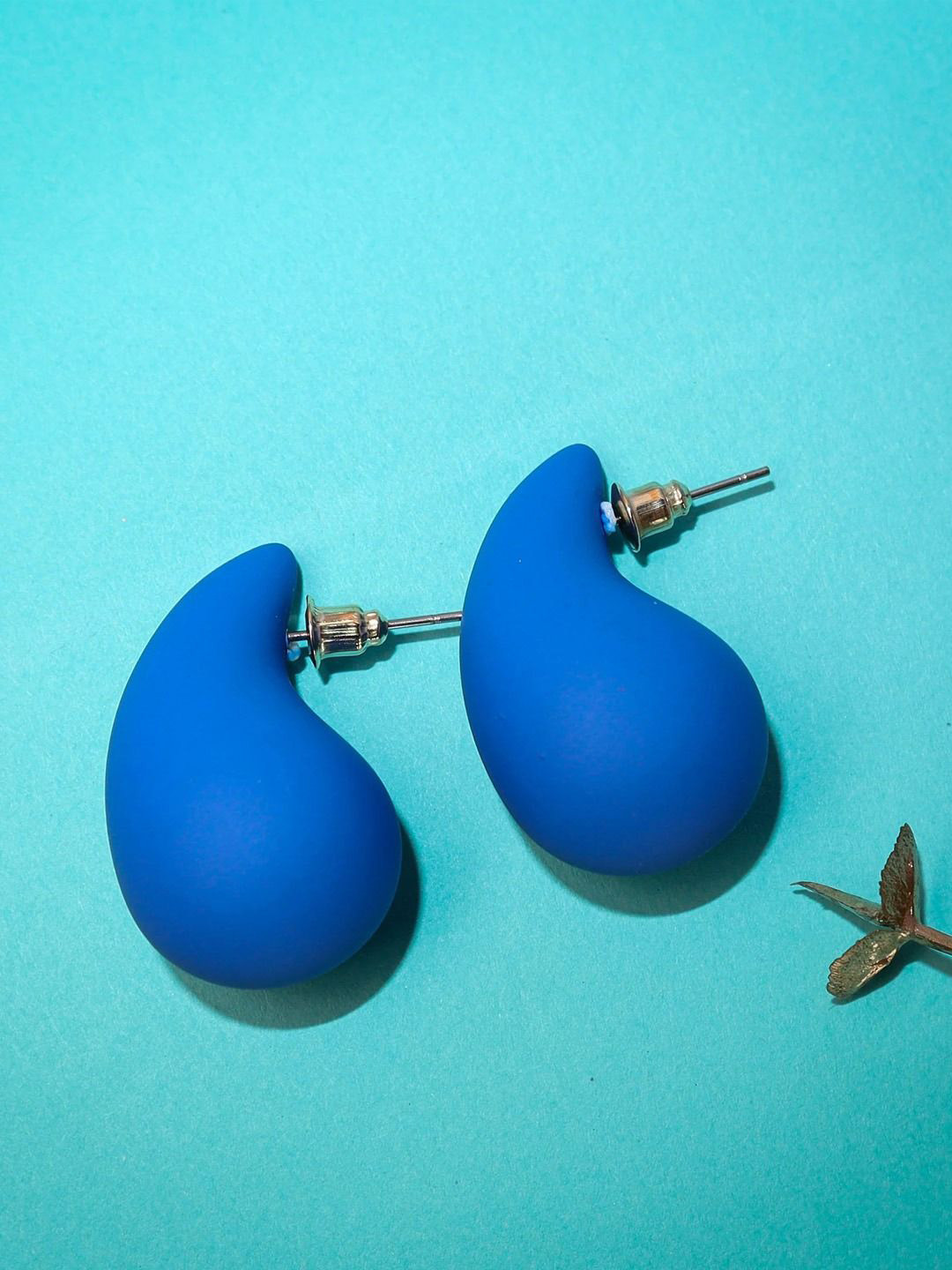 

VAGHBHATT Teardrop Shaped Drop Earrings, Blue