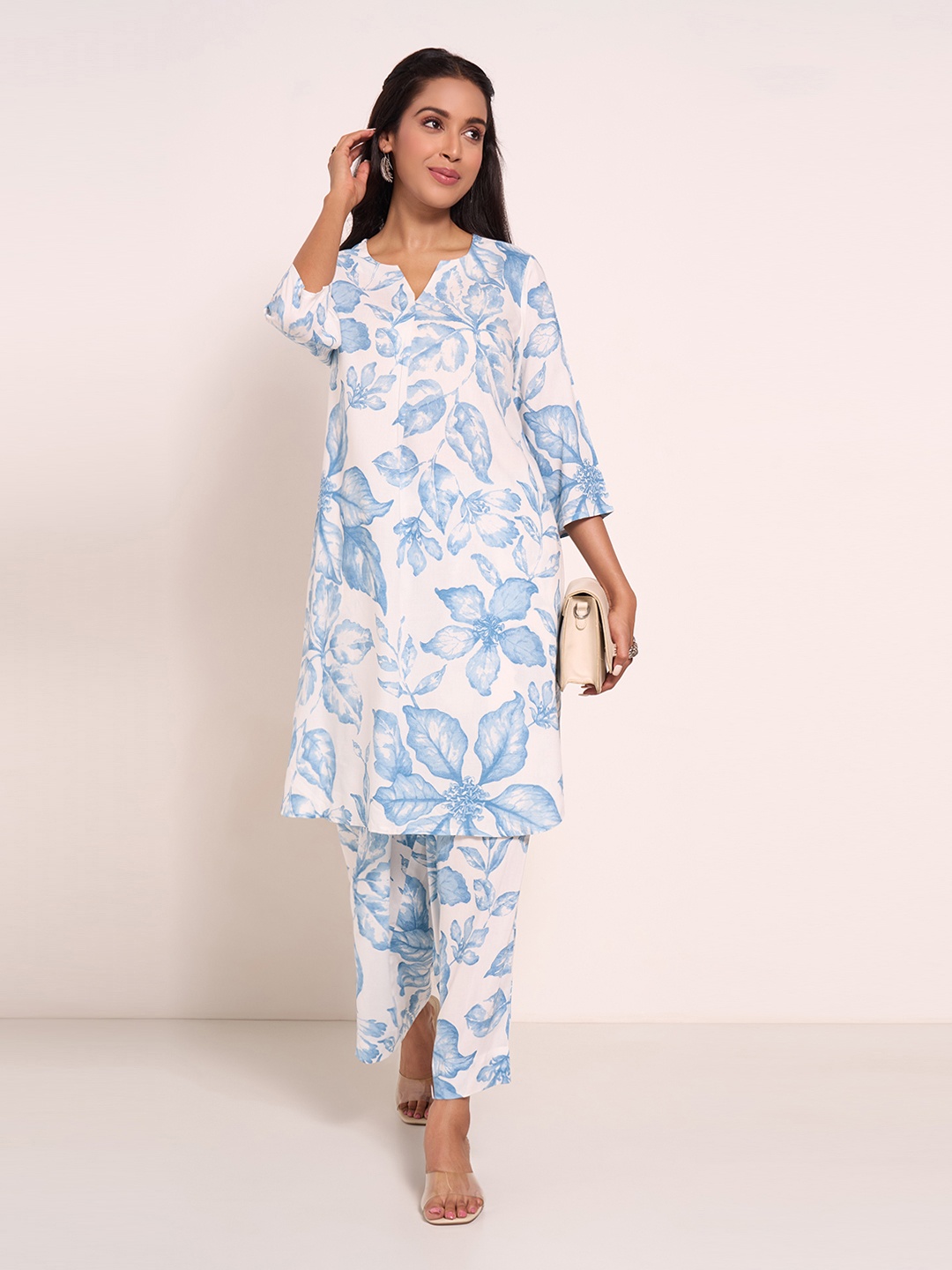 

RANGMANCH BY PANTALOONS Women Printed Flared Sleeves Sequinned Kurta, Blue