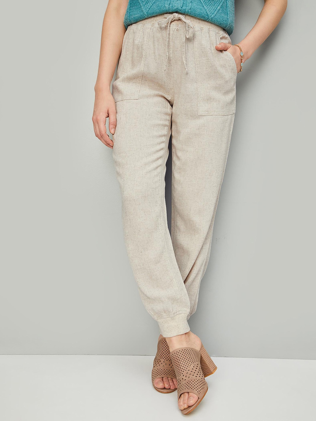 

max Women Pleated Trousers, Beige