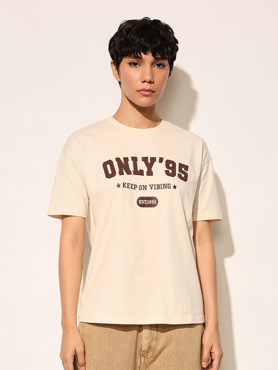 

ONLY Women Typography Printed Applique T-shirt, Beige