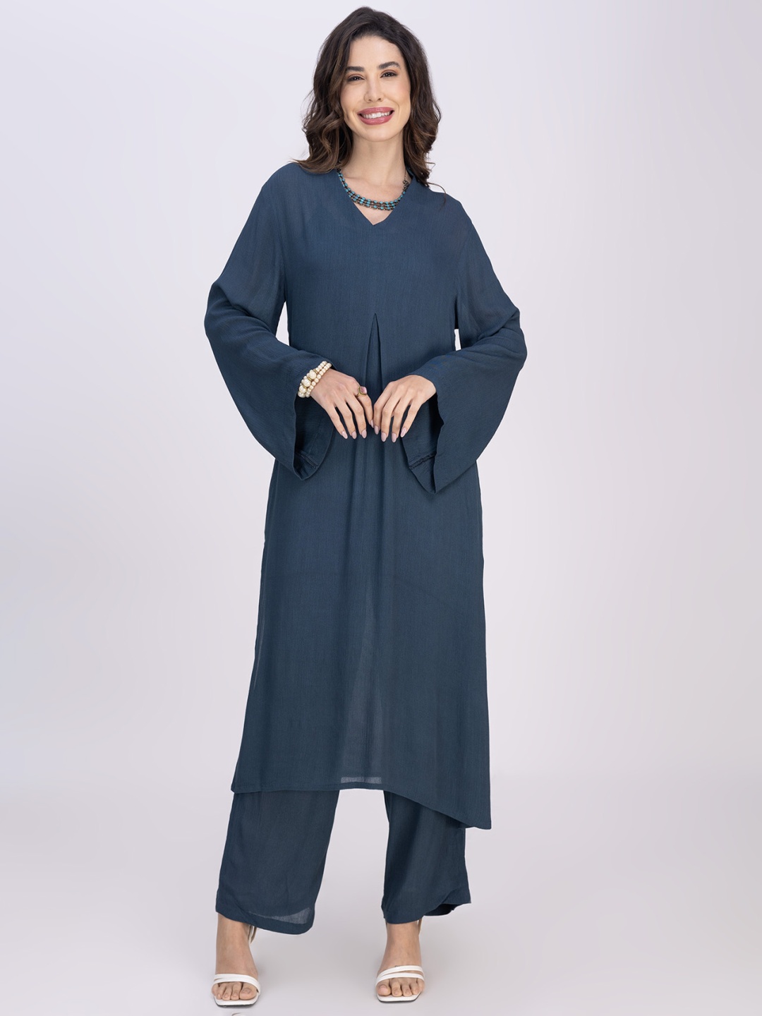 

Moomaya Women Regular Kurta with Trousers, Teal