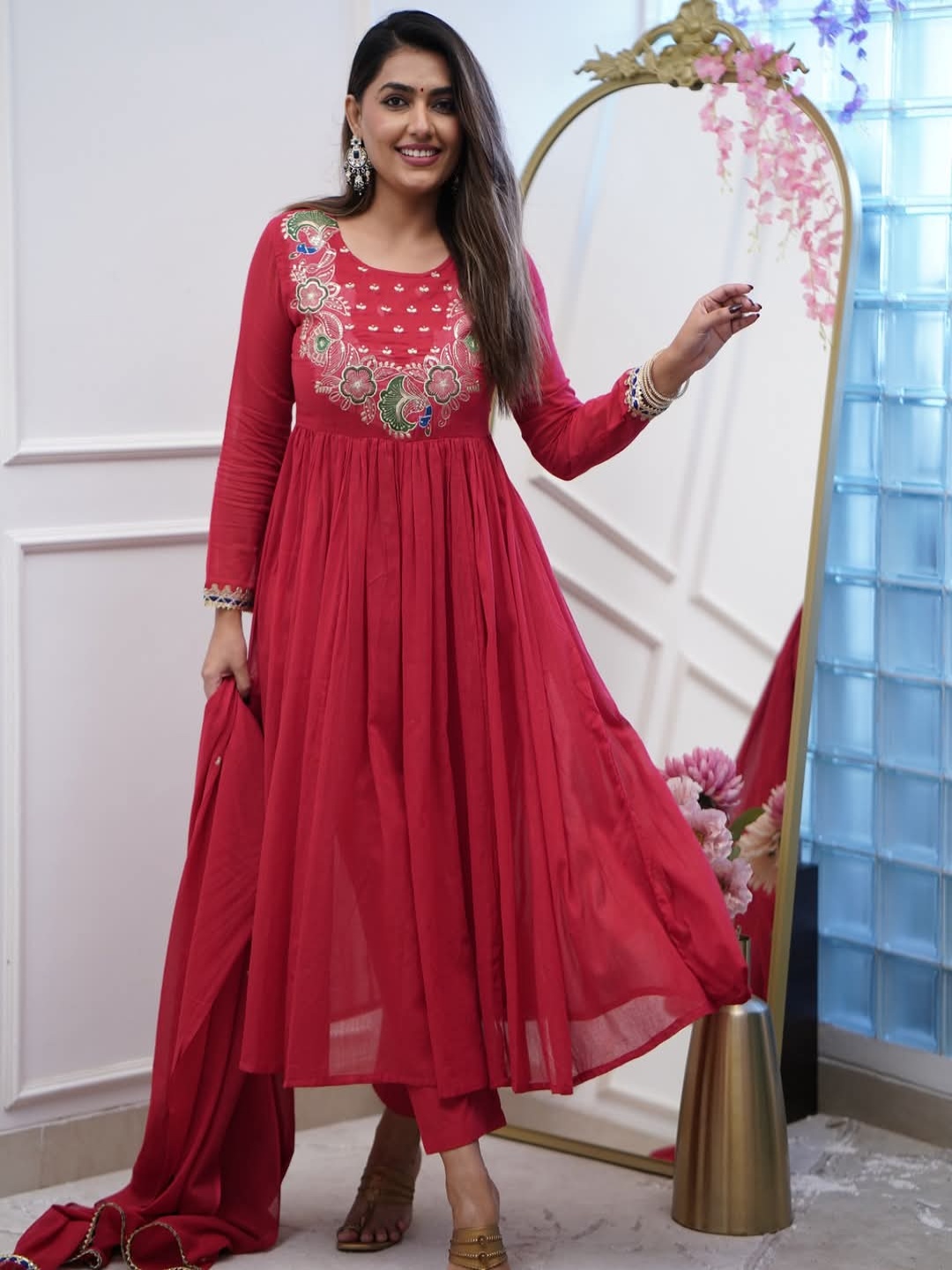 

Siya Fashion Women Embroidered Regular Thread Work Kurta with Trousers & With Dupatta, Red