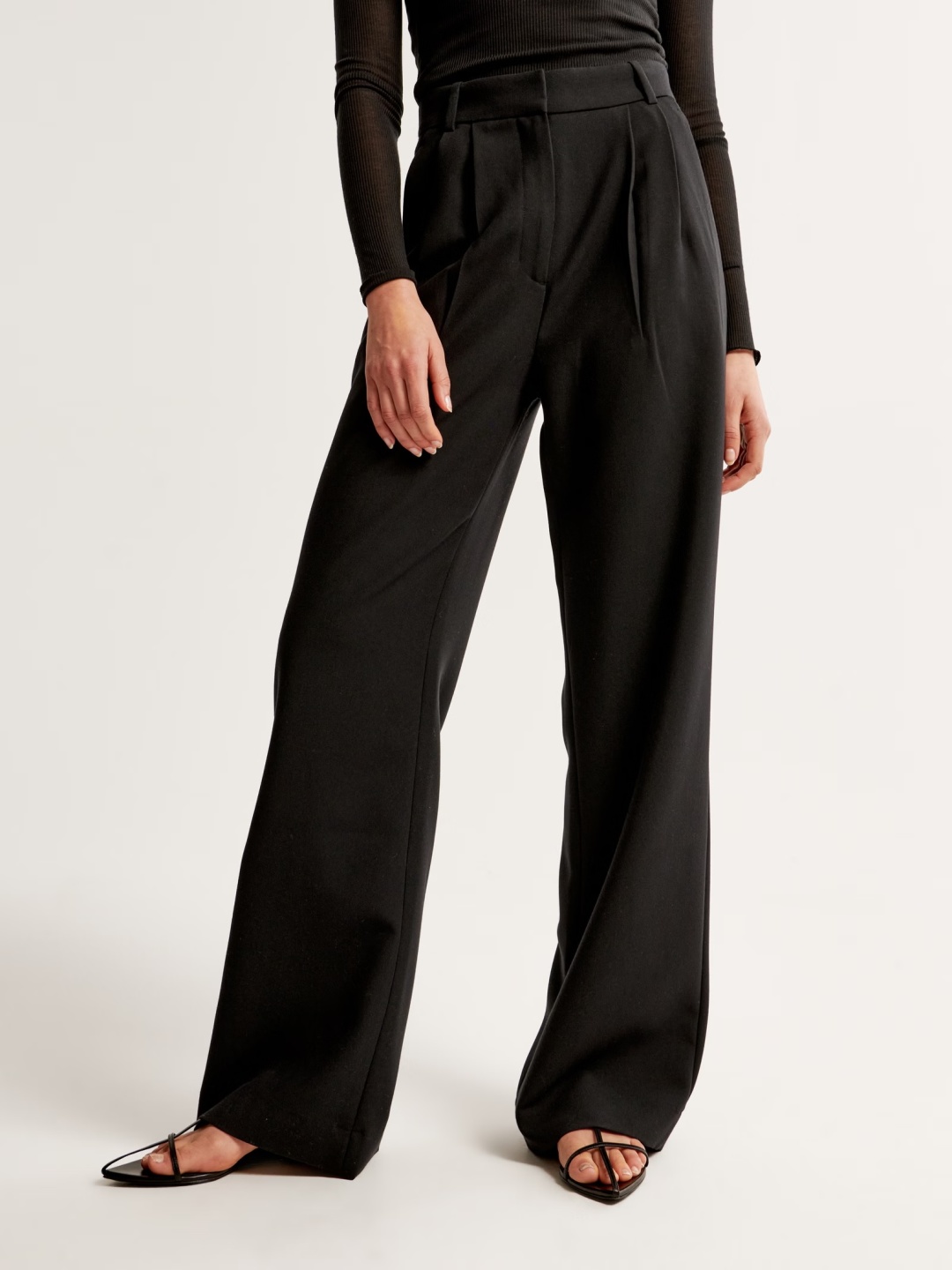 

Chemistry Women Ultra Tapered Fit High-Rise Pleated Trousers, Black