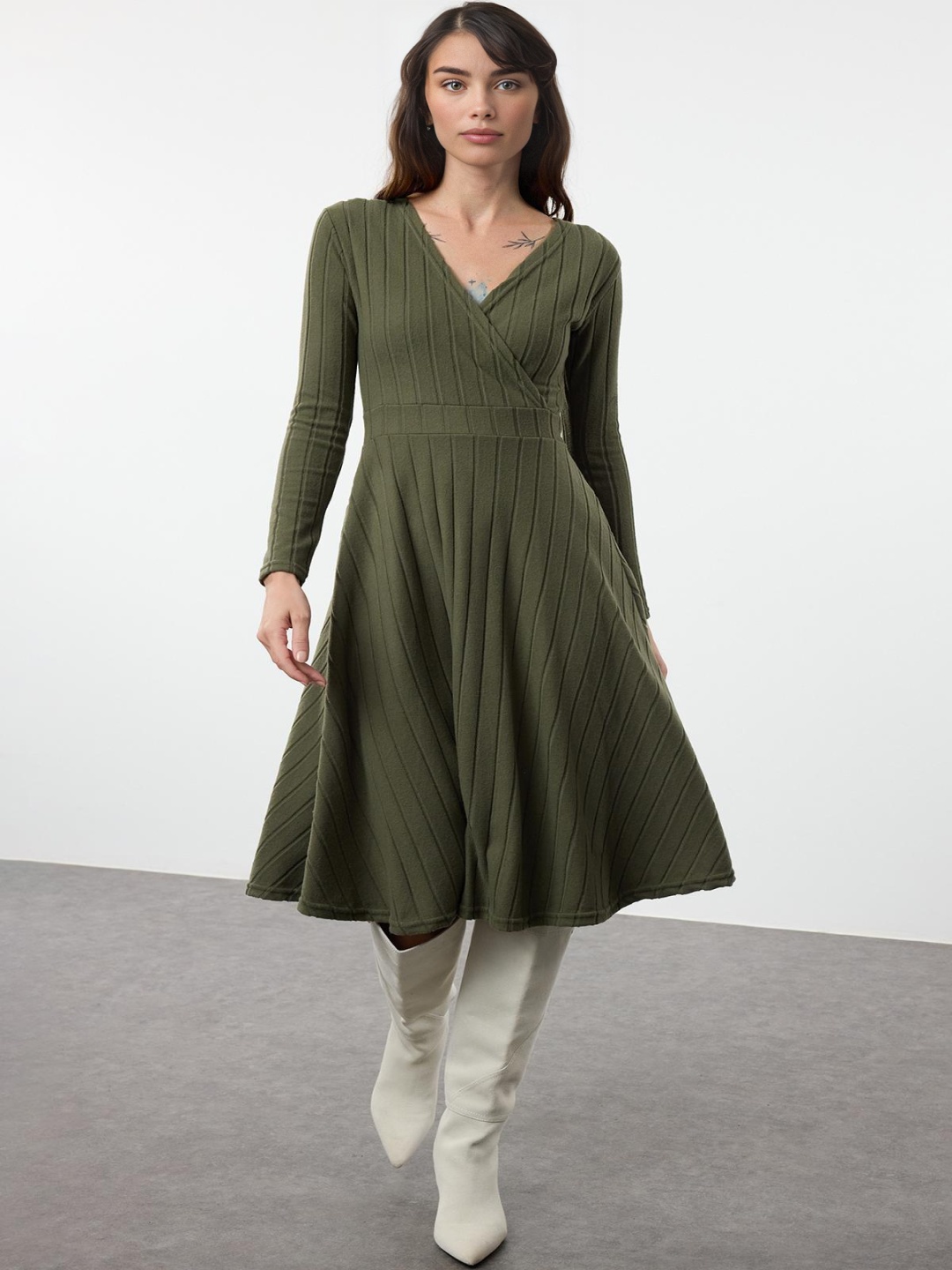 

Trendyol Fit & Flare Dress, Na