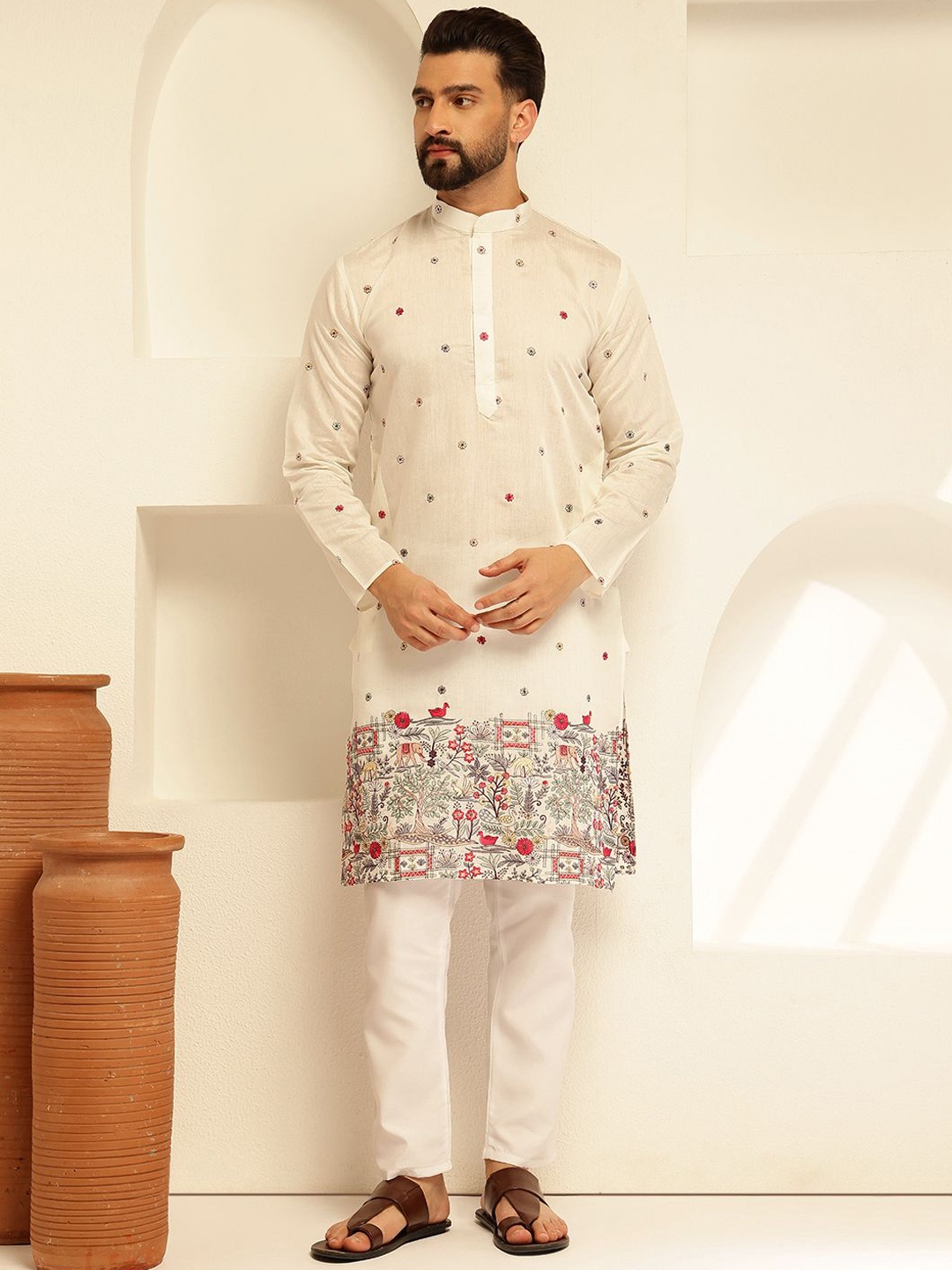 

SOJANYA Men Floral Embroidered Regular Thread Work Kurta with Pyjamas, White