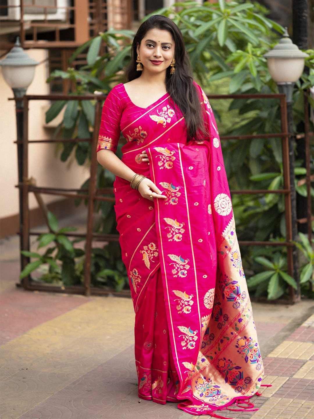 

LeeliPeeri Designer Woven Design Zari Silk Blend Paithani Saree, Pink