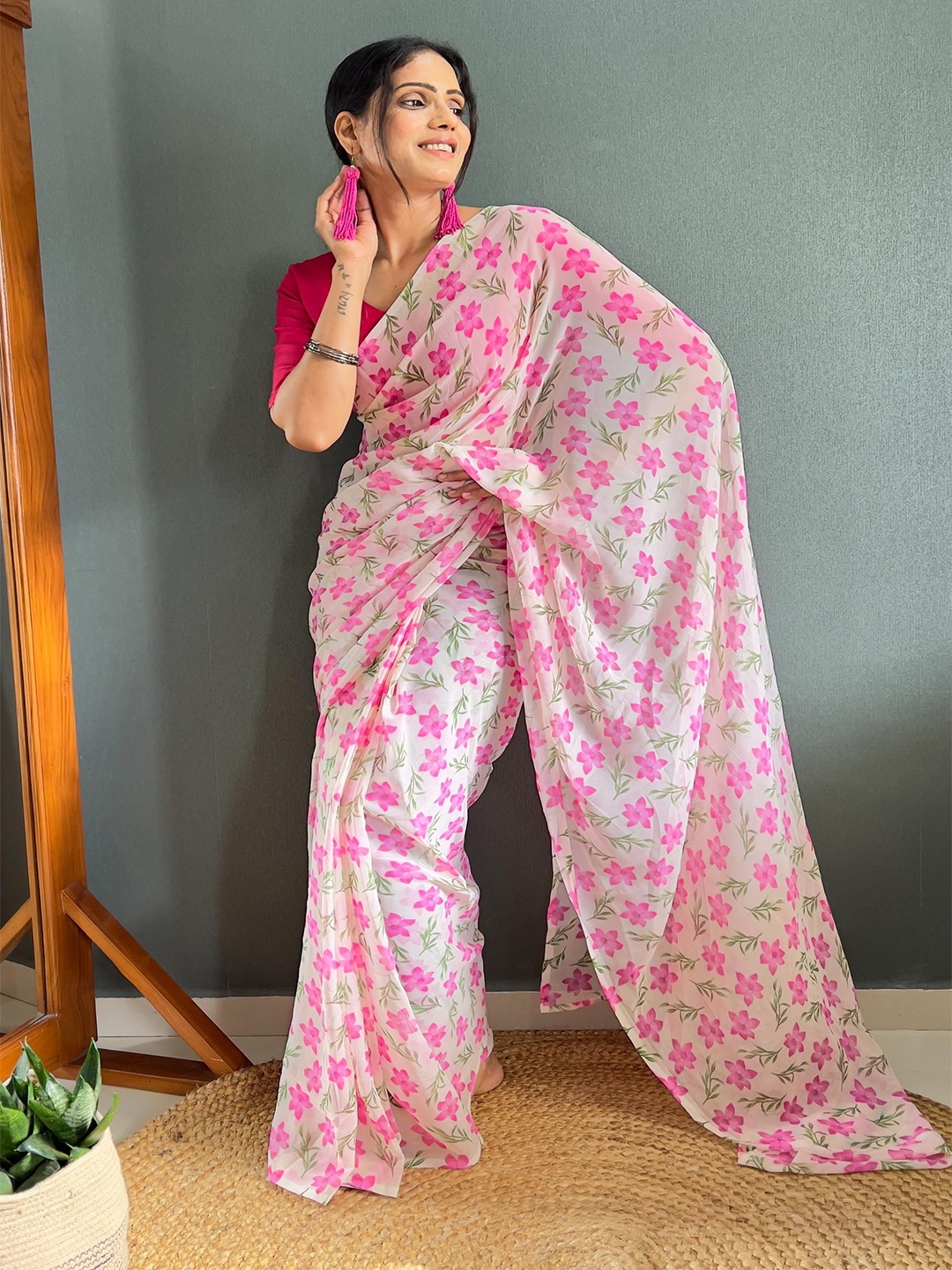 

Moda Rapido Floral Pure Georgette Ready to Wear Saree, Cream