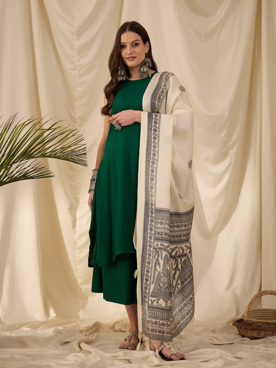 

InWeave Women Regular Kurta with Palazzos & With Dupatta, Green