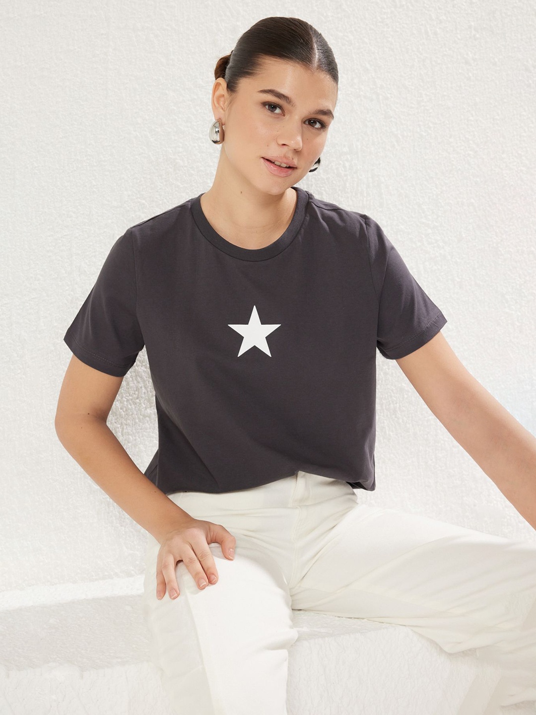 

Trendyol Women Pockets T-shirt, Na