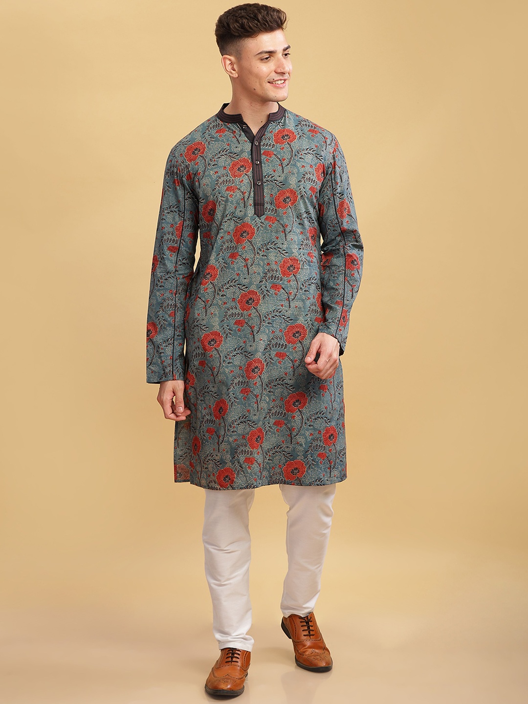 

Arch element Men Floral Printed Mirror Work Kurta, Grey