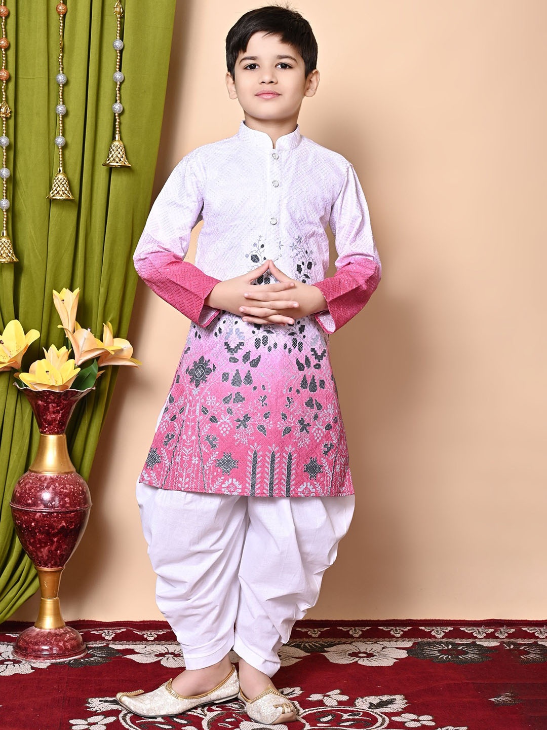 

BAESD Boys Floral Embroidered Regular Sequinned Kurta with Patiala, White