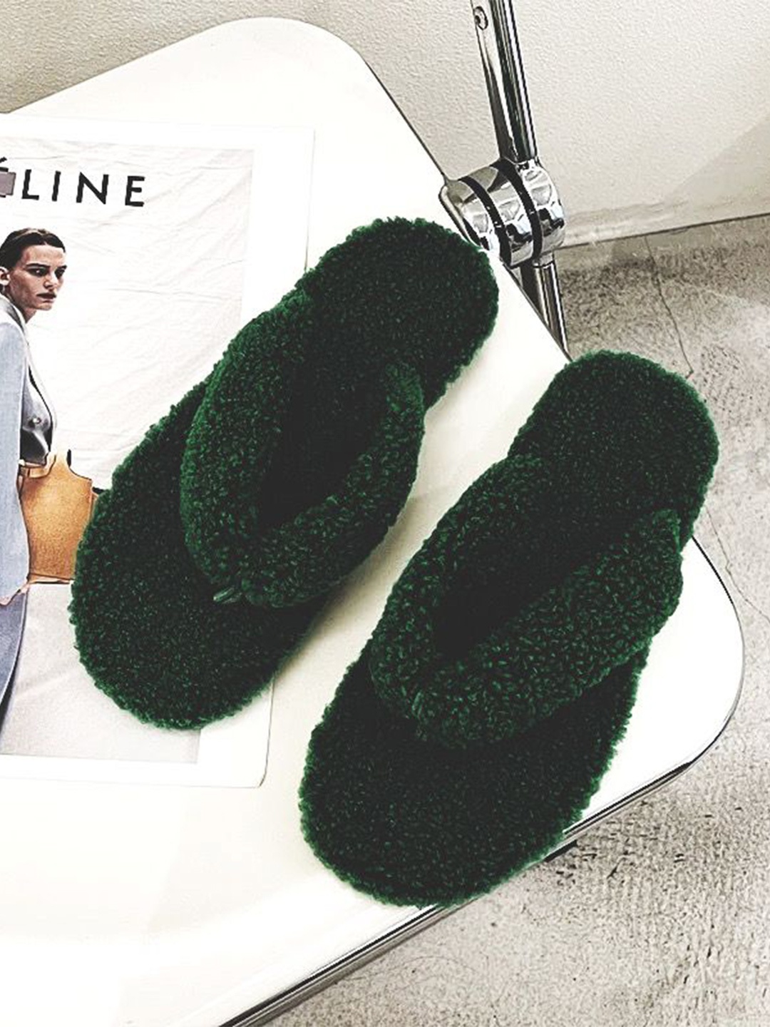 

WOLVESDEN Women Fur Room Slippers, Green