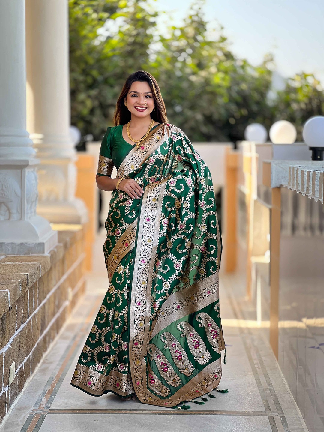 

ZIBLON Woven Design Zari Pure Silk Banarasi Saree, Green