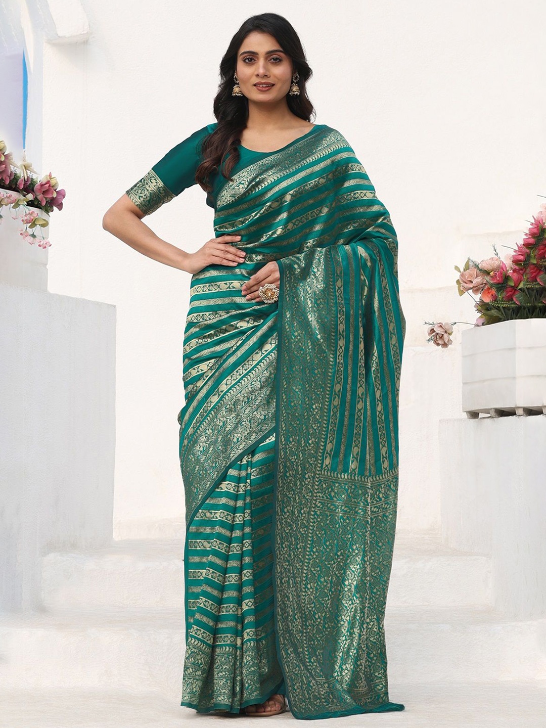 

Mitera Woven Design Zari Silk Blend Banarasi Saree, Teal