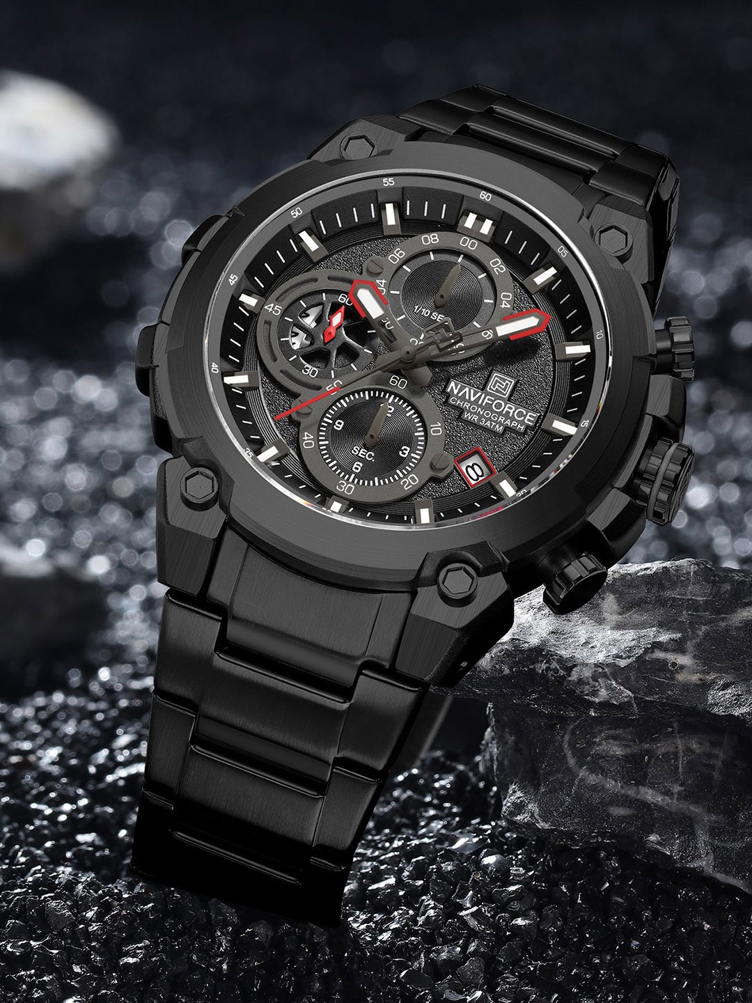 

Naviforce Men Embellished Dial & Stainless Steel Straps Analogue Chronograph Watch NF8071_B B B, Black