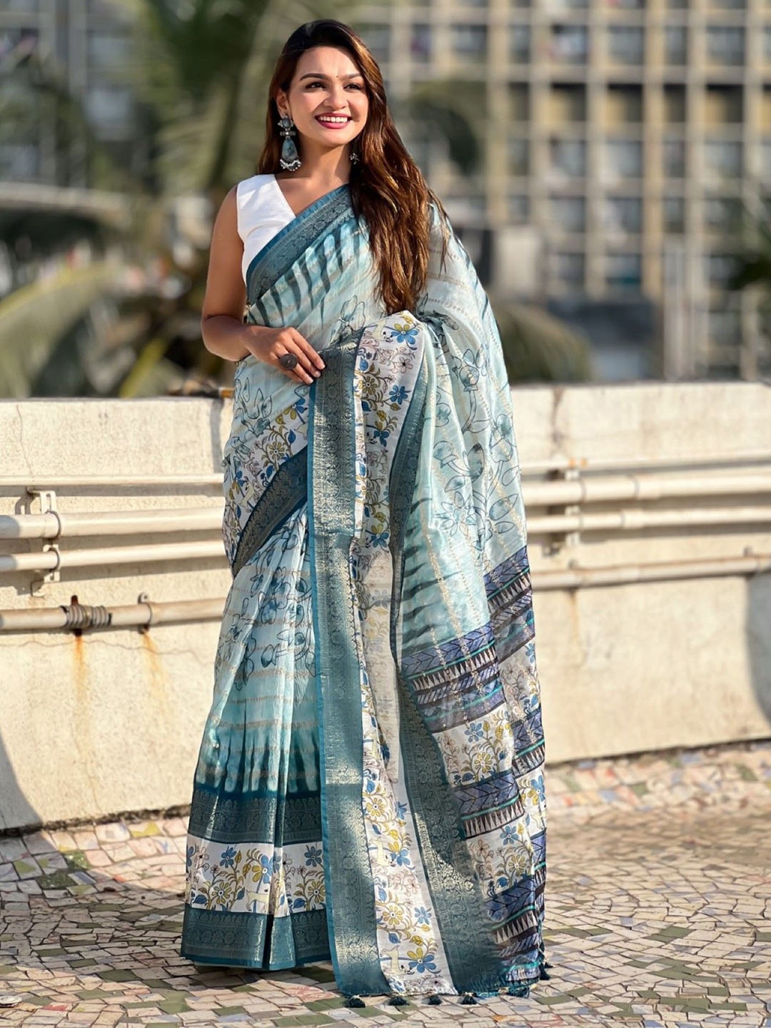 

Panzora Floral Zari Chanderi Saree, Blue