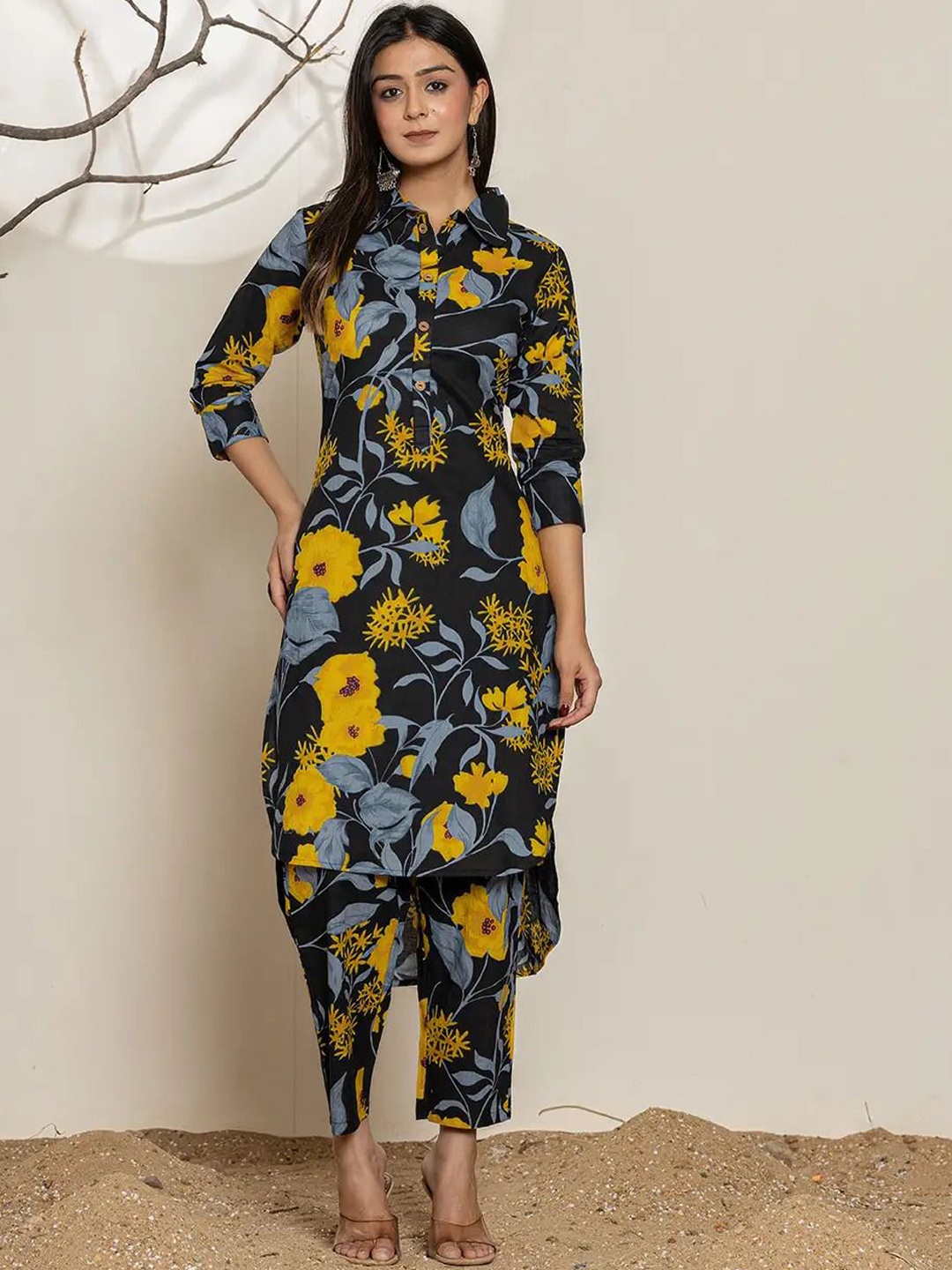 

MissKurti Floral Printed Pure Cotton Shirt Collar Tunic & Trousers Co-Ords, Black