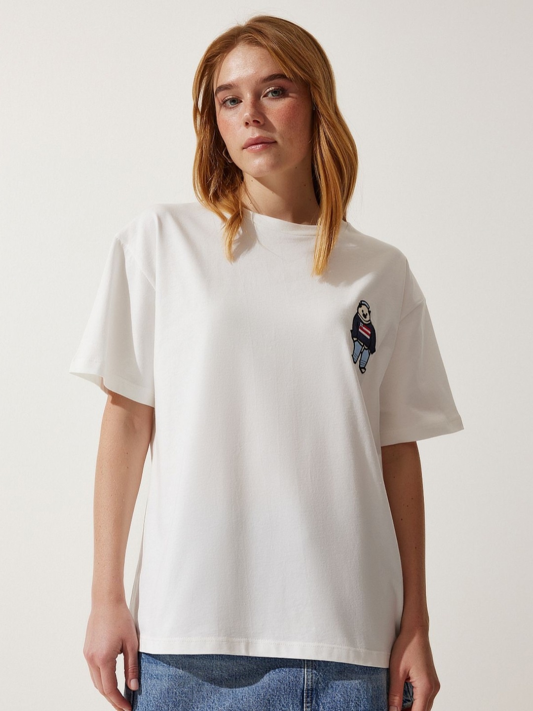 

Happiness istanbul Women V-Neck Applique T-shirt, Na