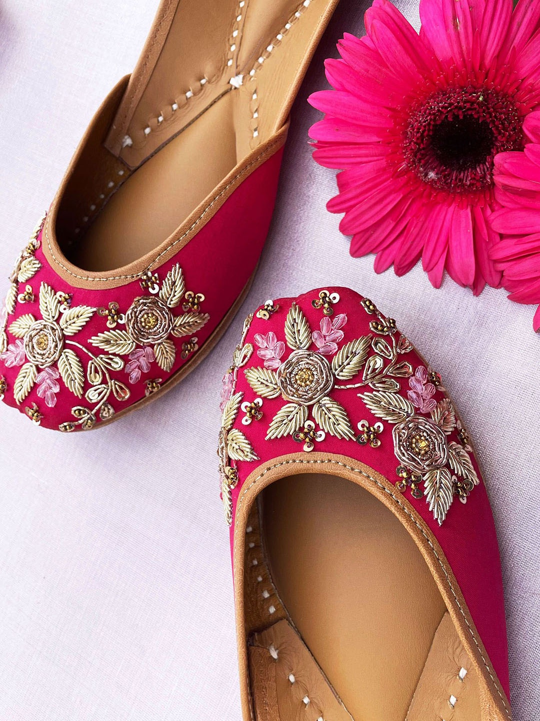 

Kurrbat Women Embellished Ethnic Mojaris with Embroidered Flats, Pink