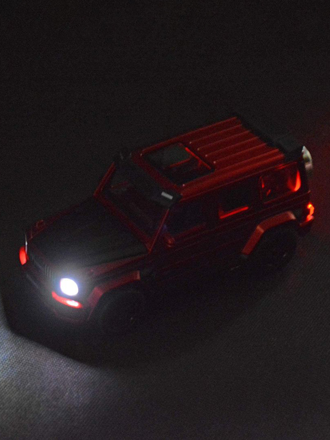 

DEZICON 1:32 G Wagon Model Car, Red