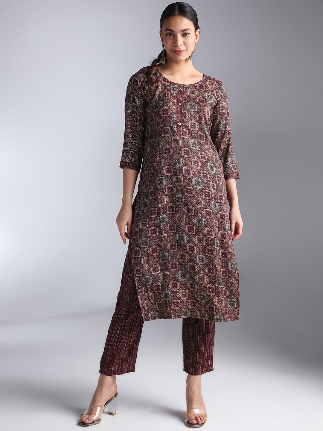 

House Of Dharaa Women Floral Printed Regular Kurta with Trousers & With Dupatta, Maroon