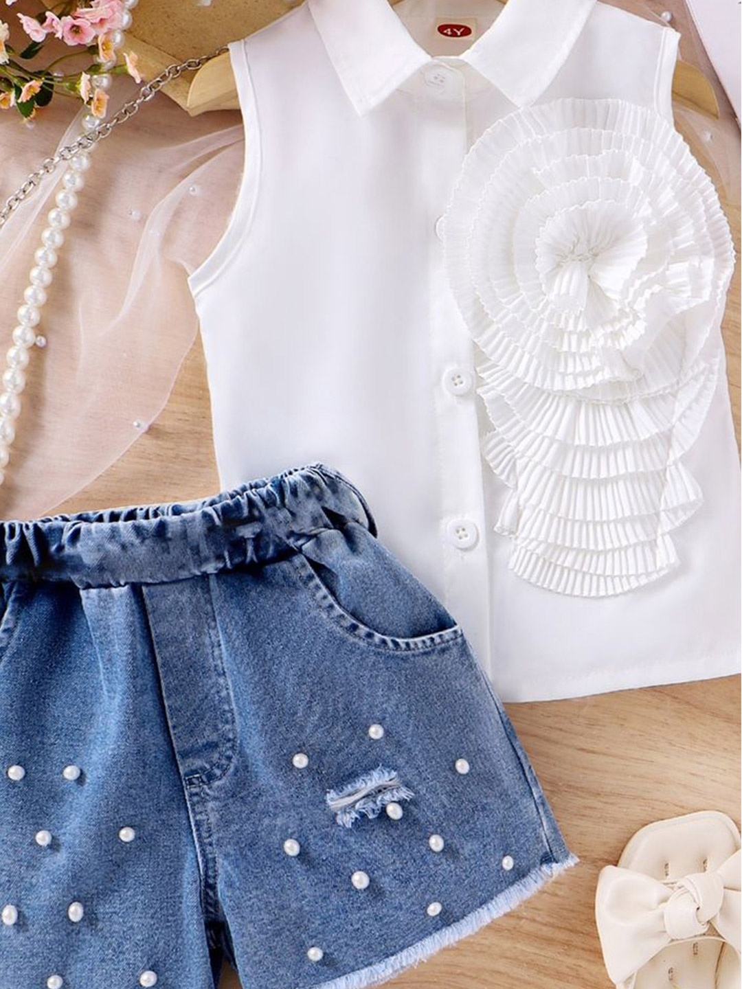 

LULU & SKY Girls Top with Shorts, White