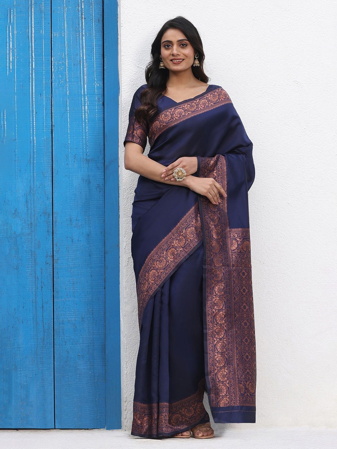 

Mitera Zari Silk Blend Kanjeevaram Saree, Navy blue