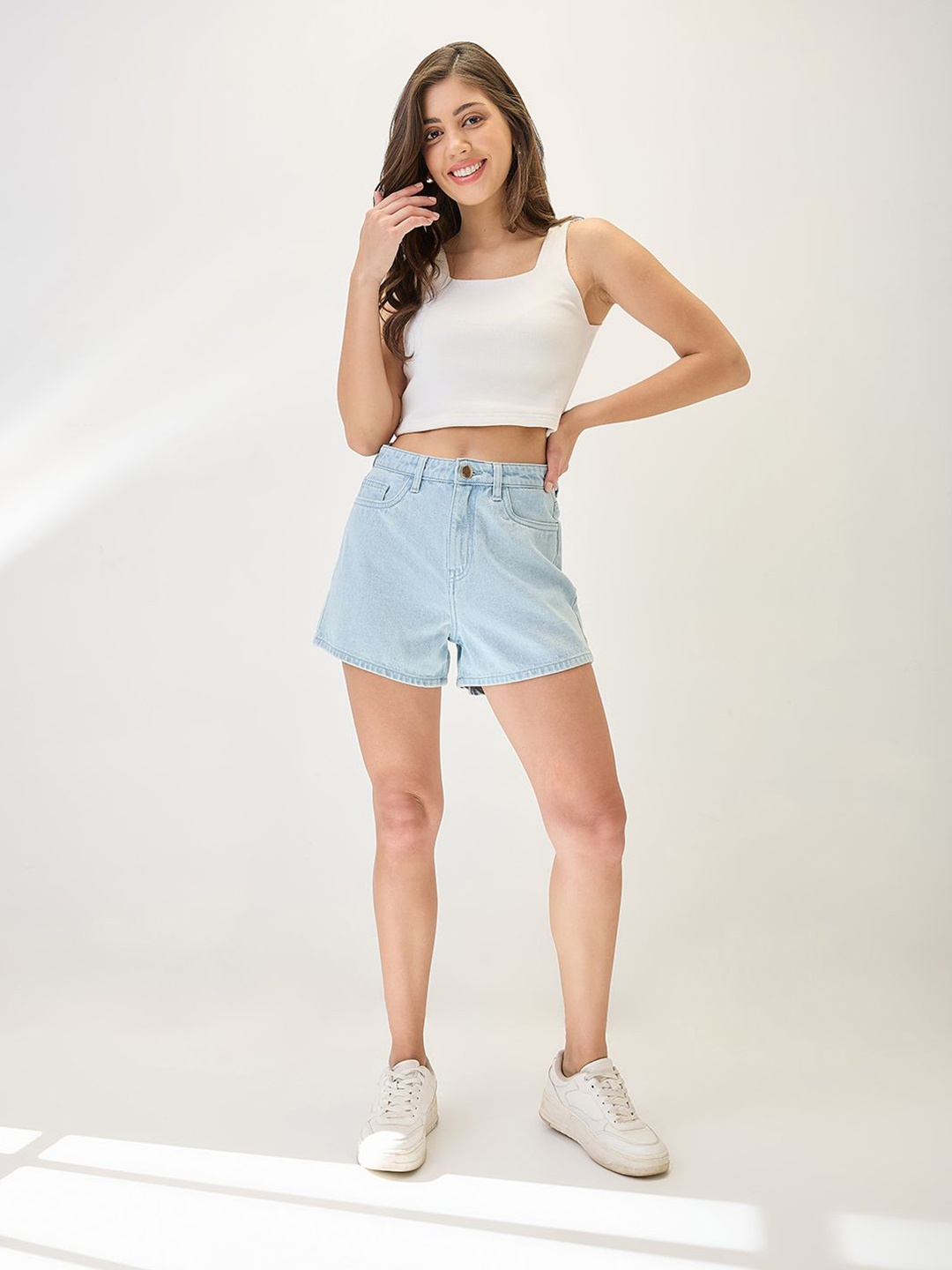 

Globus Slim Fit Mid-Rise Above Knee Denim Shorts, Blue
