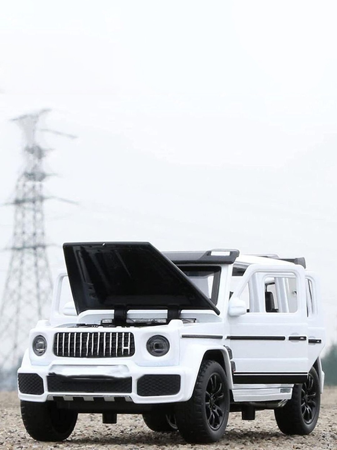 

DEZICON 1:32 Diecast Metal Car G Wagon, White