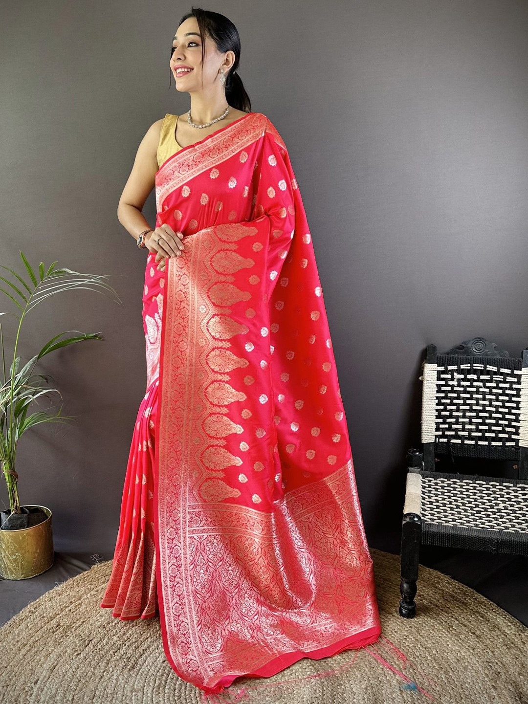 

Panzora Woven Design Zari Silk Blend Banarasi Saree, Pink