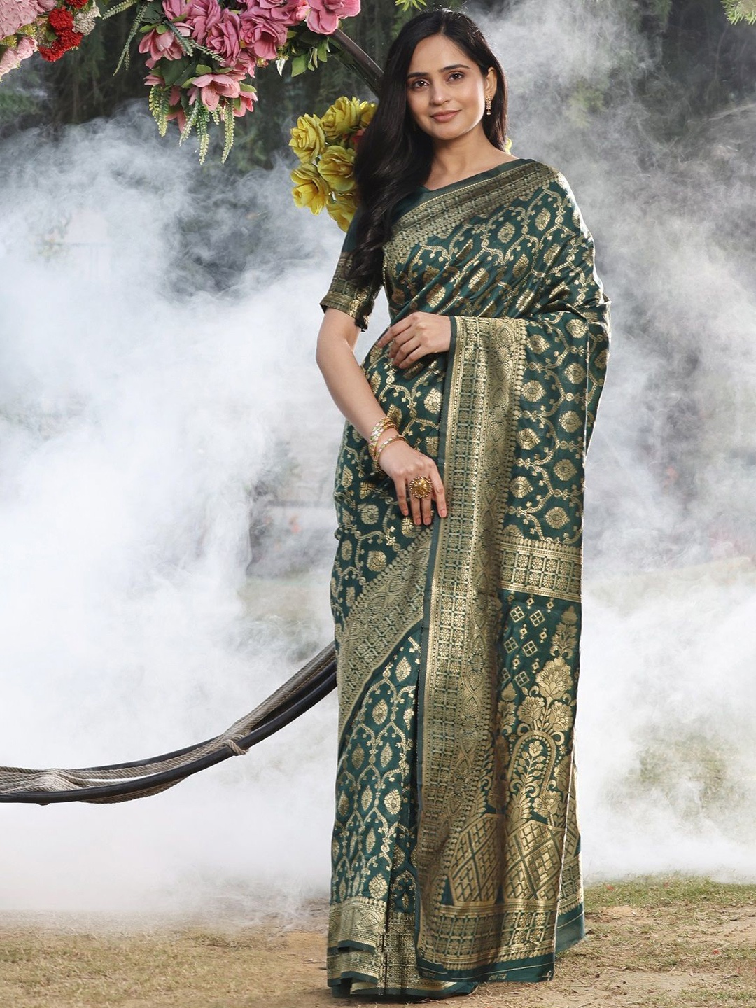 

Mitera Woven Design Zari Silk Blend Banarasi Saree, Green