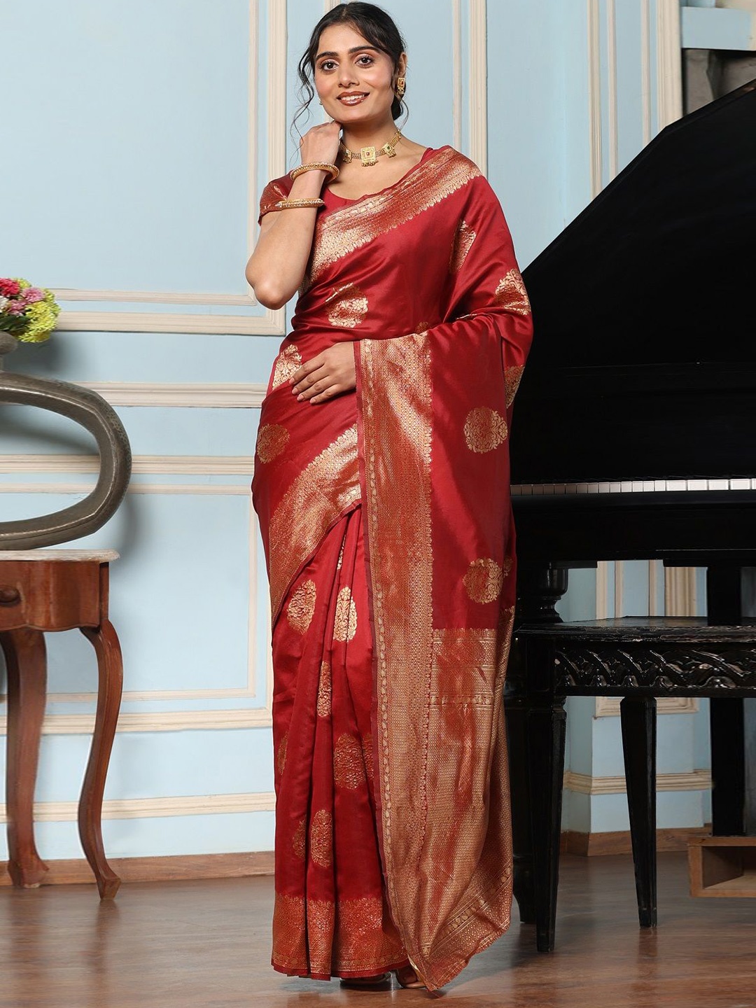 

Nimidiya Woven Design Zari Silk Blend Banarasi Saree, Maroon