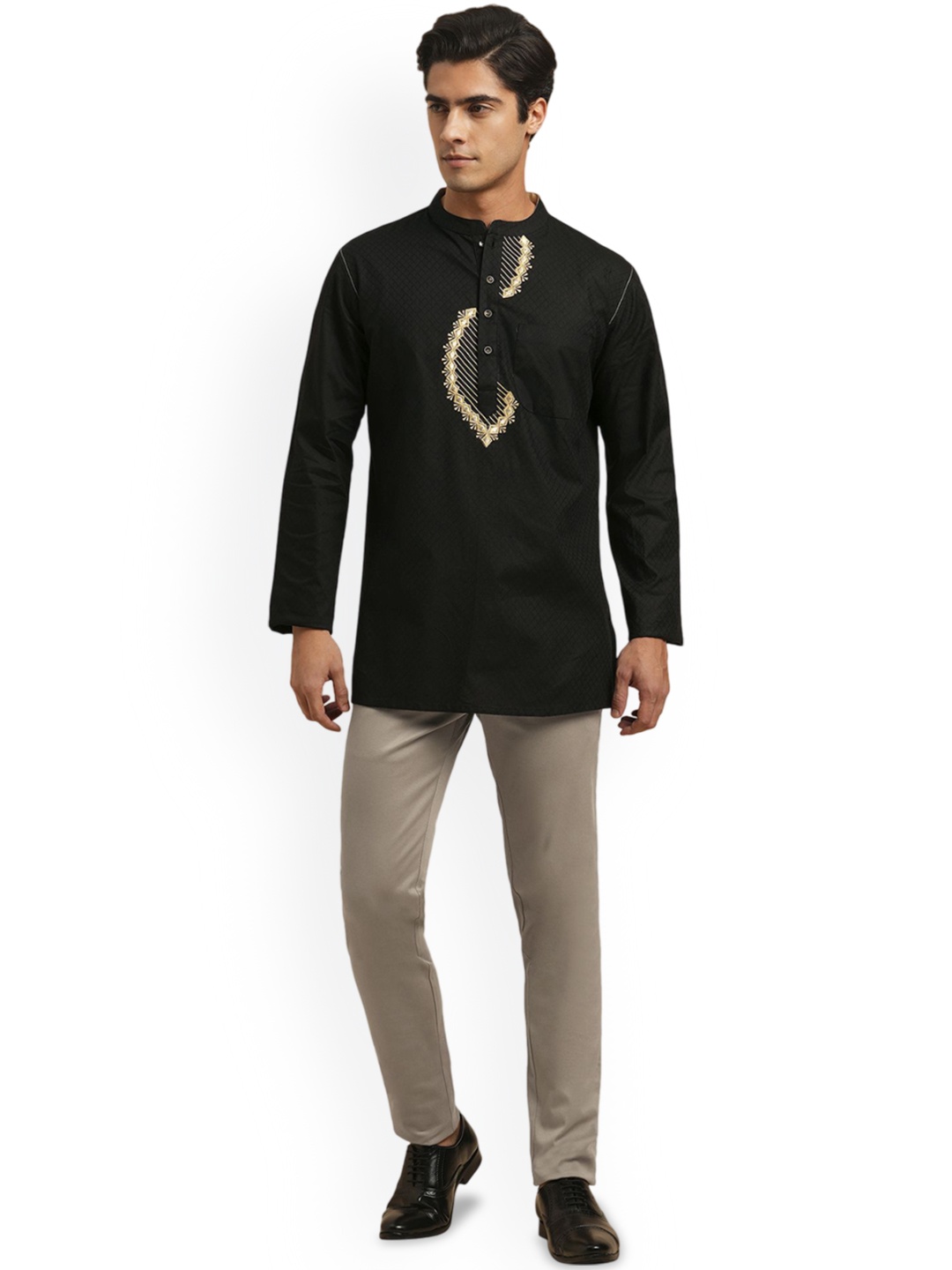 

Arch element Men Flared Sleeves Thread Work Kurta, Black