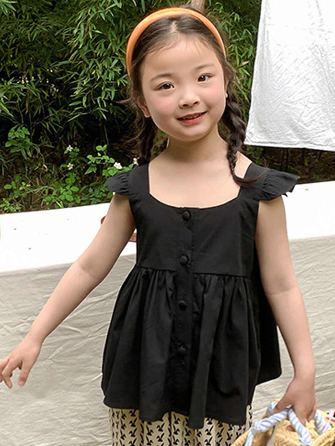 

LULU & SKY Top, Black