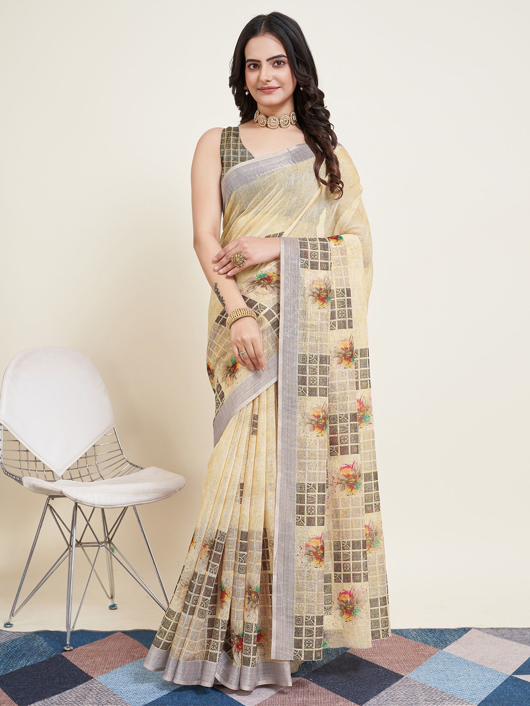 

Rangtulika Ethnics Floral Zari Saree, Yellow