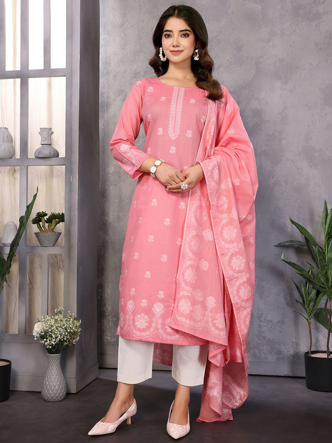 

Royal Export Women Floral Regular Thread Work Kurta with Trousers & With Dupatta, Pink