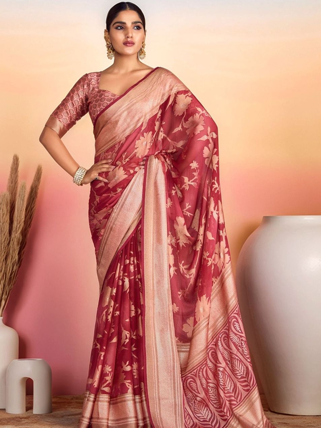 

Sangria Embellished Saree With Blouse Piece, Red