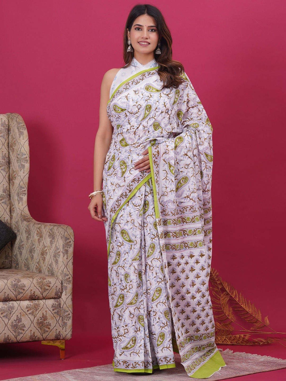 

Vanedik Floral Pure Cotton Block Print Saree, White