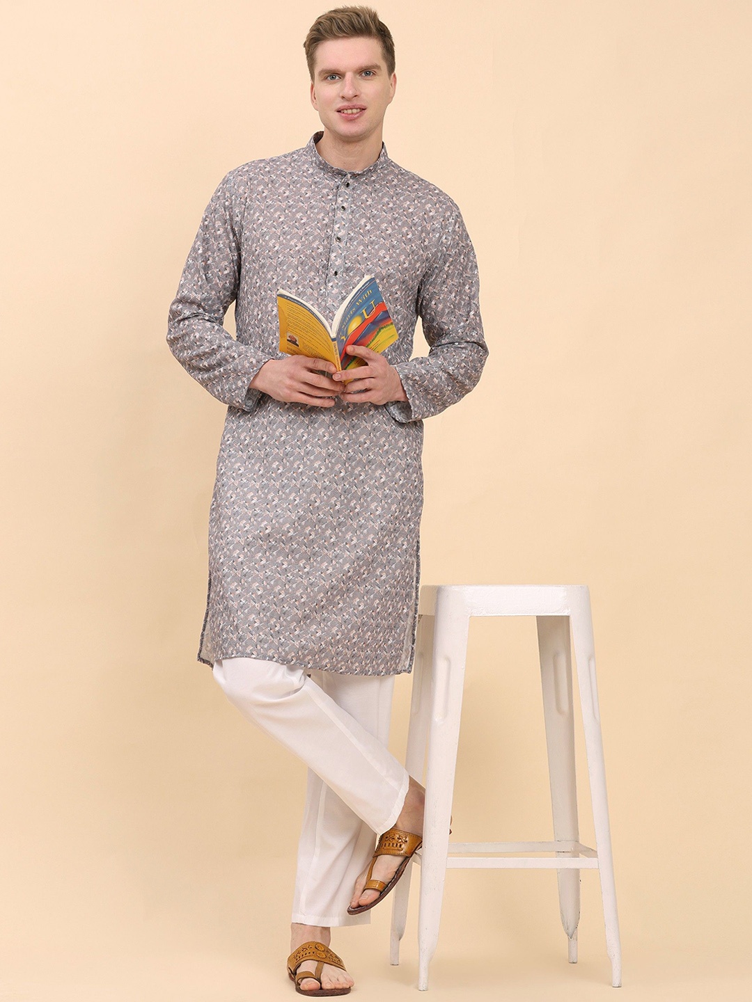 

Pro-Ethic STYLE DEVELOPER Men Printed Regular Sequinned Pure Cotton Kurta with Pyjamas, Pink